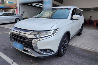 三菱 欧蓝德 2019款 2.0L 两驱畅享版 7座 国VI