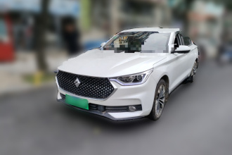 宝骏RC-6 2019款 1.5T CVT 24小时在线尊贵型
