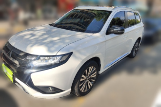 三菱 欧蓝德 2021款 改款 2.0L 两驱畅享版 5座