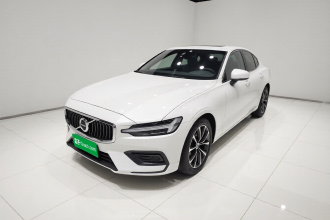 沃尔沃S60 2022款 B4 智逸豪华版