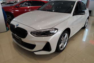 宝马1系 2021款 改款 120i M运动曜夜版