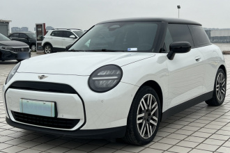 电动MINI COOPER 2025款 456km COOPER E 经典派