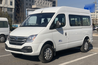 上汽大通MAXUS 新途V80 2023款 2.0T PLUS 手动全能王短轴中顶5/6座