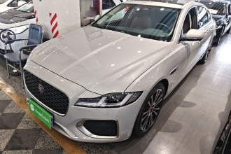 捷豹XFL 2024款 2.0T P250 两驱尊享豪华版