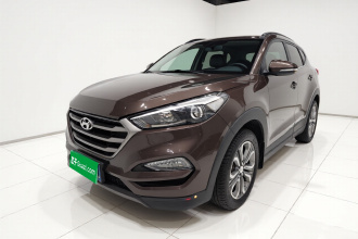 现代 途胜 2015款 1.6T 双离合两驱领先型