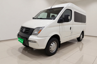 上汽大通MAXUS 新途V80 2021款 2.0T 手动经典傲运通短轴中顶5/6座