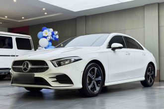 奔驰A级 2022款 改款三 A 200 L 运动轿车时尚型