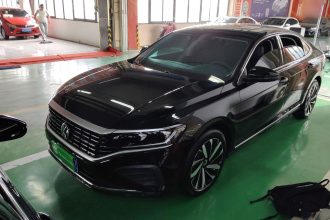 大众 帕萨特 2025款 出众款 380TSI 龙腾版