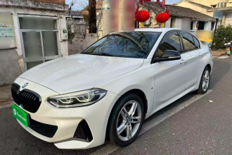 宝马1系 2022款 120i M运动曜夜版