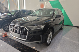 奥迪Q7 2024款 45 TFSI quattro S line运动型