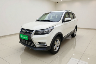 北汽幻速S3 2016款 S3L 1.5L 手动尊贵型