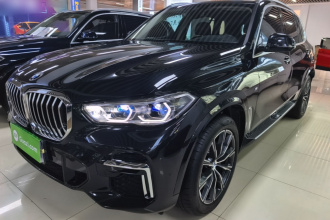 宝马X5 2022款 改款 xDrive 30Li 尊享型M运动套装