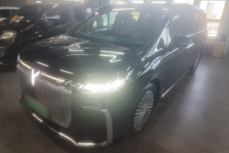 岚图汽车 岚图梦想家 2025款 PHEV 四驱尊贵鲲鹏版