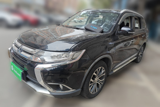 三菱 欧蓝德 2016款 2.4L 四驱精英版 5座