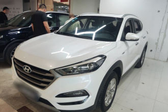 现代 途胜 2015款 1.6T 双离合两驱智能型