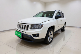 Jeep 指南者(进口) 2014款 2.0L 两驱运动版
