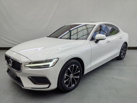 沃尔沃S60 2022款 B4 智逸豪华版