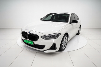 宝马1系 2022款 120i M运动曜夜版