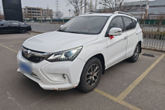 比亚迪 宋 2017款 盖世升级版 1.5TI 手动豪雅型