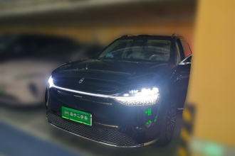 鸿蒙智行 问界M9 2024款 纯电 Ultra版 100kWh 6座版