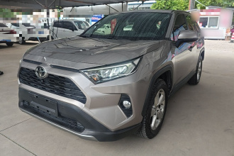 丰田 RAV4荣放 2020款 2.0L CVT两驱风尚PLUS版