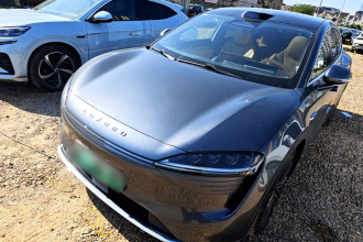 鸿蒙智行 智界R7 2024款 纯电 736km UItra