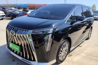 广汽传祺 传祺M8 2023款 宗师系列 双擎 旗舰版