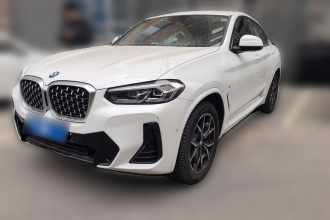 宝马X4 2022款 xDrive 25i M运动套装