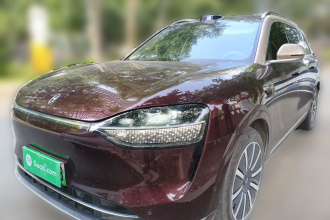 鸿蒙智行 问界M9 2025款 增程 Ultra版 52kWh 6座版 (192线激光雷达）