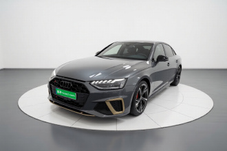 奥迪A4L 2024款 40 TFSI quattro RS套件燃速型