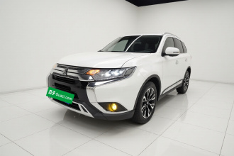 三菱 欧蓝德 2019款 2.4L 四驱致享版 7座 国VI