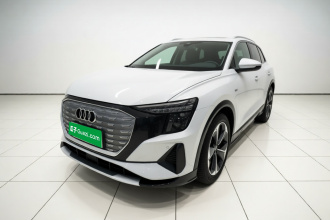 奥迪Q5 e-tron 2022款 40 e-tron 星耀型 锦衣套装