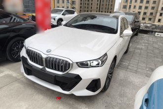 宝马i5 2025款 eDrive 35L M运动套装