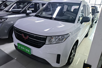 五菱汽车 五菱宏光PLUS 2020款 1.5L 手动标准型 5座