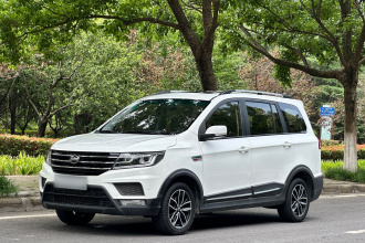 SWM斯威汽车 SWM斯威X3 2021款 1.5L 手动舒适型 7座