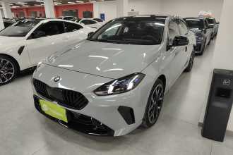 宝马2系 2025款 225L M运动曜夜套装