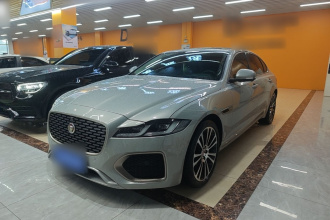 捷豹XFL 2024款 2.0T P250 两驱尊享豪华版