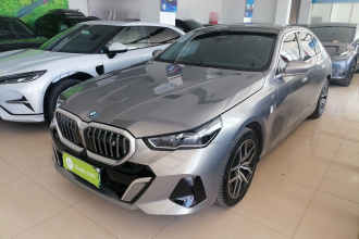 宝马i5 2024款 eDrive 35L M运动套装