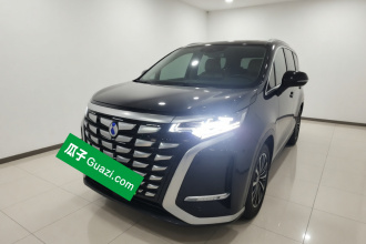腾势D9 2022款 DM-i 970 四驱尊荣型