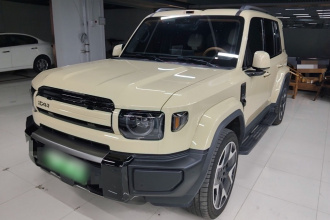 iCAR V27 2026款 200KM四驱猎鹰700
