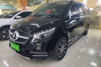 奔驰V级 2022款 V 260 L 长轴距豪华版