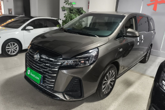 别克GL8 2023款 陆上公务舱 652T 豪华型