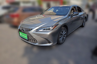 雷克萨斯ES 2022款 300h 卓越版