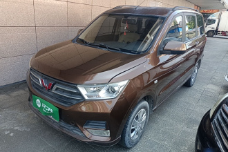 五菱汽车 五菱宏光 2021款 改款1.5L S舒适型 电动助力LAR