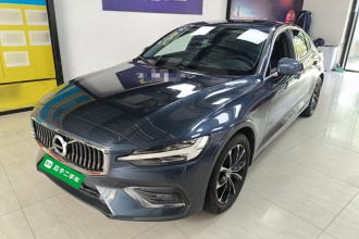 沃尔沃S60 2021款 T4 智逸豪华版