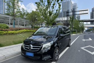 奔驰V级 2016款 V 260 L 尊贵加长版