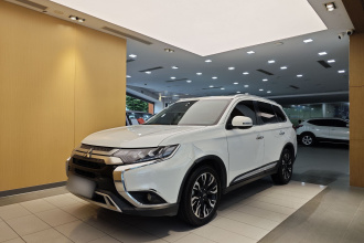 三菱 欧蓝德 2019款 2.4L 四驱致享版 5座 国V