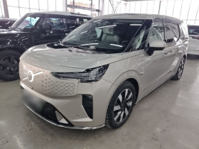 沃尔沃EM90 2025款 Ultra 六座