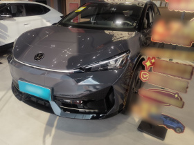 大众 ID.UNYX 与众 2025款 Pure