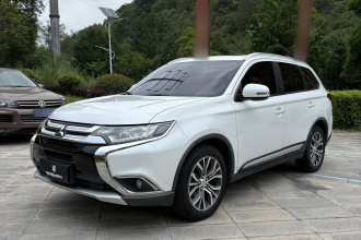 三菱 欧蓝德 2017款 2.0L 两驱荣耀版 5座